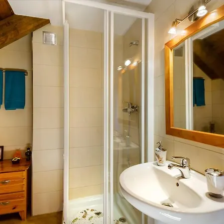 Tena Natural Tatil Evi Escarrilla